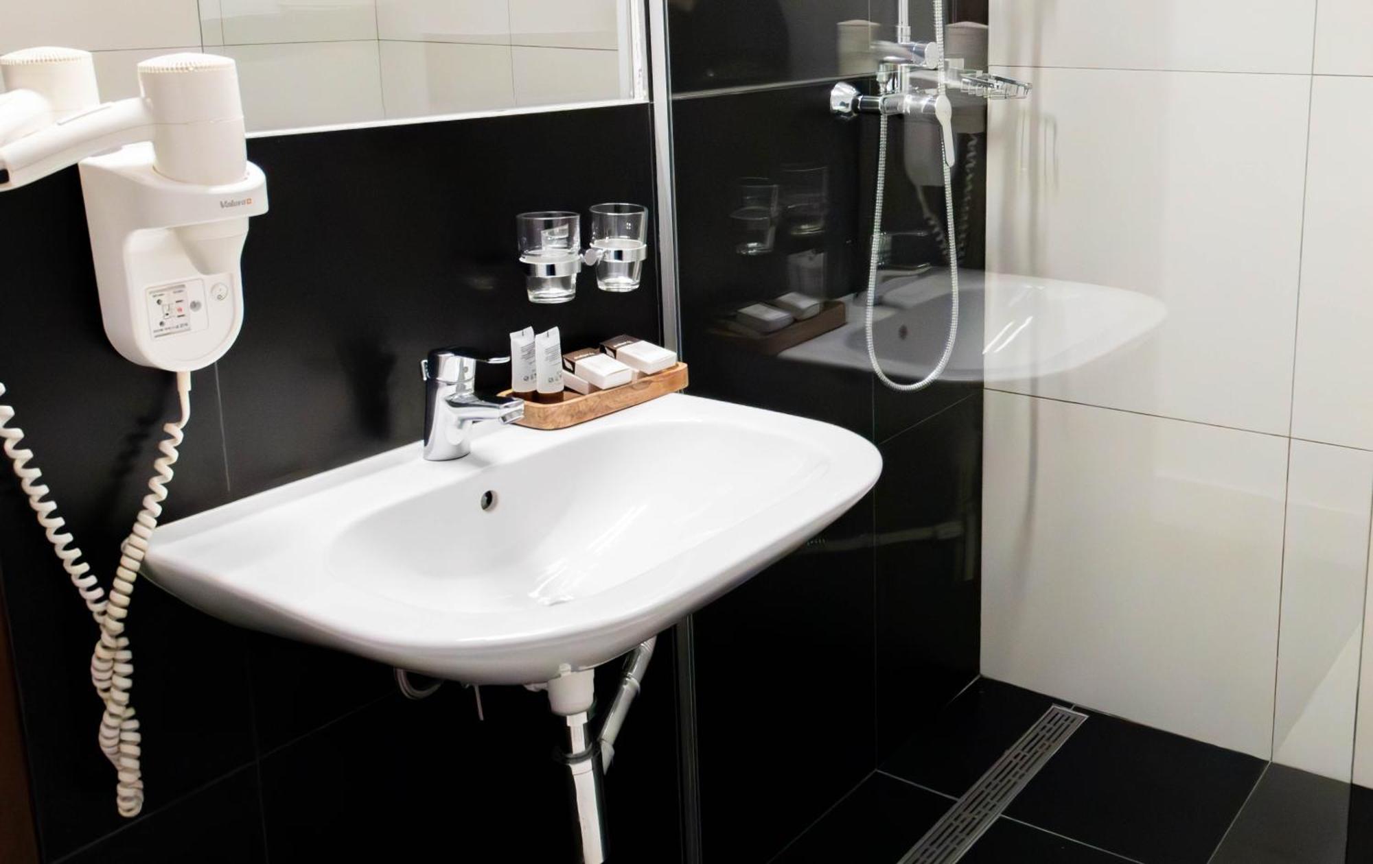 Hotel Ottimo Брашов Екстер'єр фото